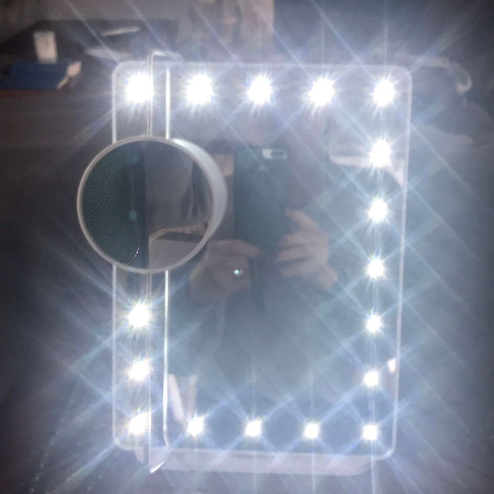 Makeup Mirror - Picture 3 of 3